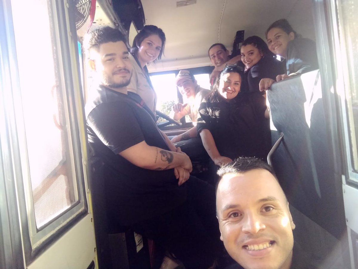 DilemaGrupo's tweet photo. Todo el universo se rinde ante una momento de buena vibra, positivismo, y mucho humor! eso encontramos en este maravilloso grupo que se armo en unos minutos y duro todo un dia y se quedo para siempre! Gracias por todo Antonio Marquiño Wermann Gonzalez Anabel Sapper y hasta pronto https://t.co/yKtkUAr4m1