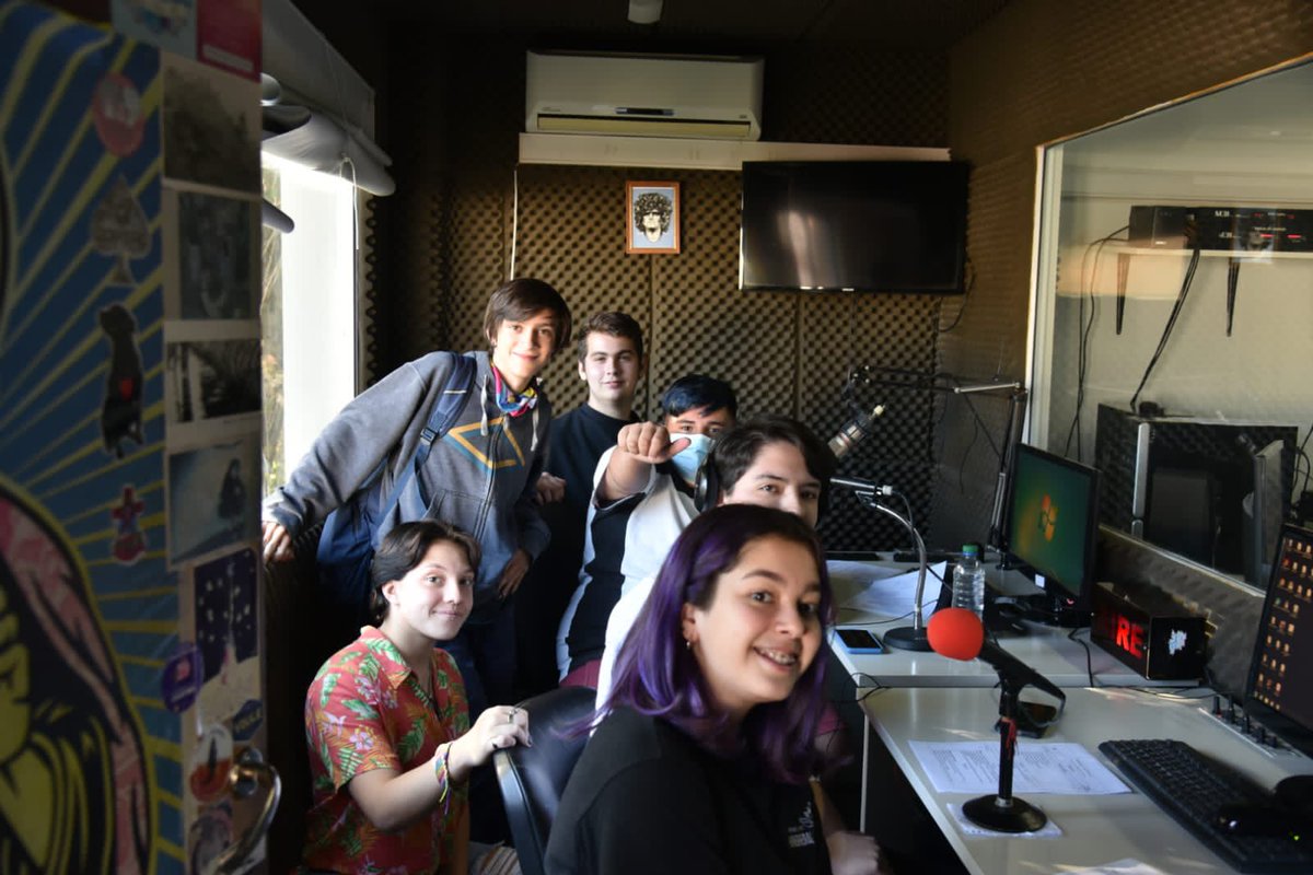 GiovanettL's tweet photo. #INSTACODIGOADOLESCENTE
👉En el marco del convenio celebrado entre la @munineuquen y el @MDSNacion nos visitaron Pedro Dalmaroni y Martin Cieri, referentes de #Senaf
👉Estuvieron en el programa que sale por la #RadioCapital 88.5 con #adolescentes de la ciudad. https://t.co/5d1XgnyWEa