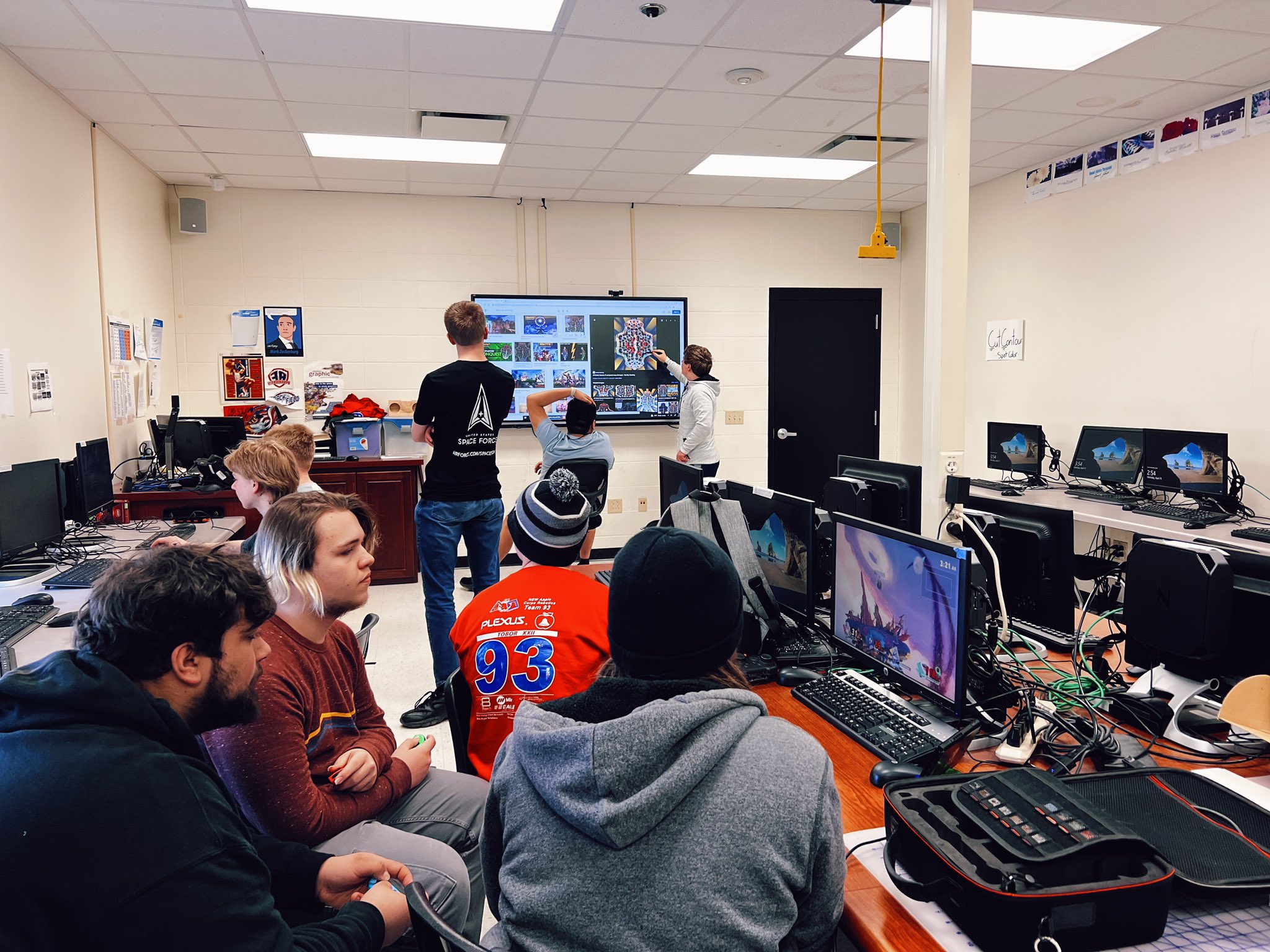 OpTic Lunchbox (Lunchbox) / Twitter