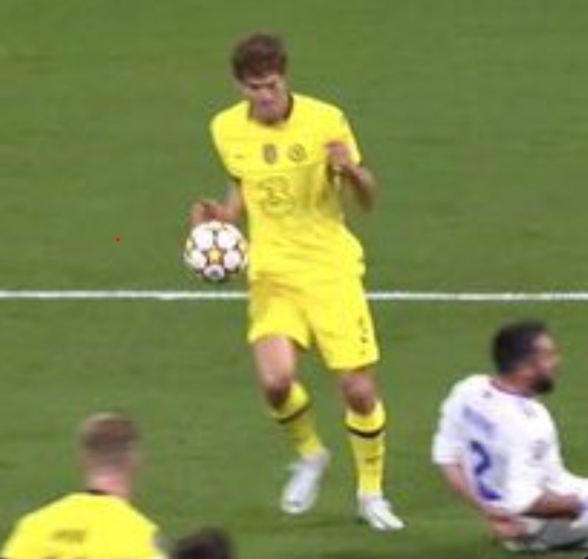 CarefreeJonty's tweet photo. How am I supposed to tell my kids Alonsos goal was disallowed but Pique got away with this? https://t.co/IrJPsgTqkn