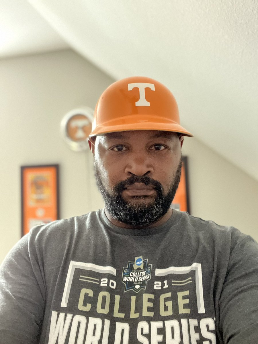 lead_or_getout's tweet photo. #thirdbasecoach @Vol_Baseball @UTVolShop  #GAMEDAY #Time2hunt https://t.co/3hivwnXgWy