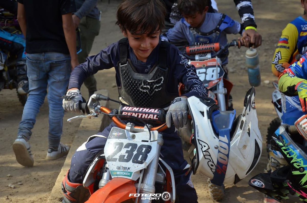 RomerLagrutta's tweet photo. El Gracitano Ángel Raldirez él 238 Lidera el Campeonato de #motocroos en 50cc al Imponerse el Pasado 27M en Parácoto/Miranda
La Próxima Cita será 23 y 24 de Abril en San Juan de los Morros Suerte para el Ángel del Motocross
@ProMotocross 
@DEPORTESEXTREM1 
@guaranafm 
#guarico https://t.co/JDy7Few5Rq