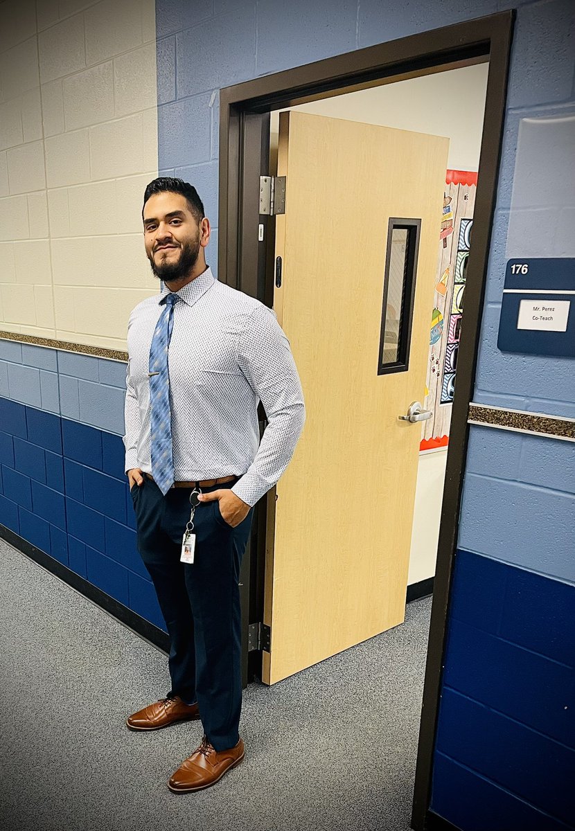 MrCdorsey's tweet photo. @MeyerElementary we wear ties on Tuesday. Catch the 🌊👔 #TieTuesdaySpring #TieTuesday #ChangeTheNarrative https://t.co/szFKlmLTe8