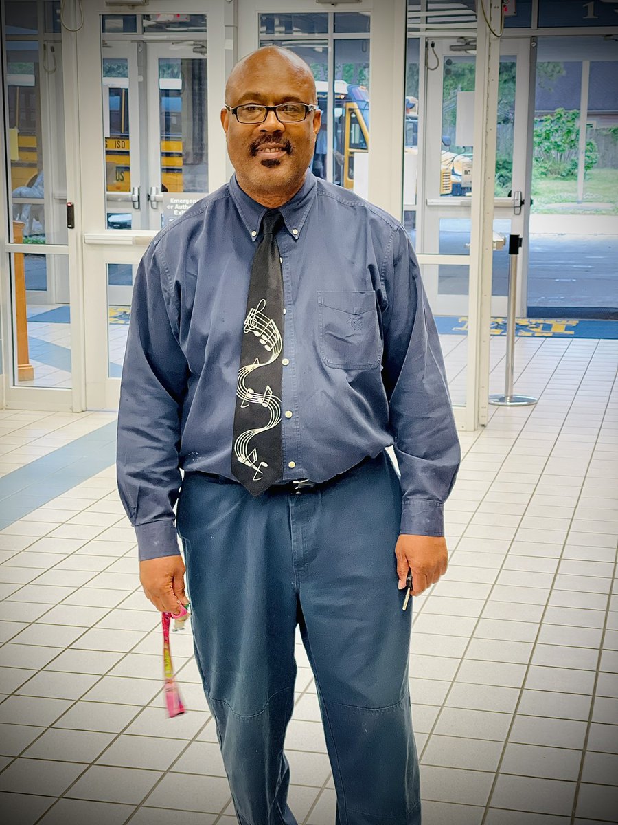 MrCdorsey's tweet photo. @MeyerElementary we wear ties on Tuesday. Catch the 🌊👔 #TieTuesdaySpring #TieTuesday #ChangeTheNarrative https://t.co/szFKlmLTe8