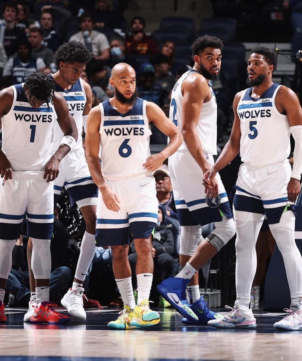 prodigyathlinst's tweet photo. Good luck to our guys @KesslerEdwards &amp; @itsmclaughlin11 in their play-in games tonight 🔥 #ProdigyAlumni #ProdigyWay https://t.co/4Zgdeq7tSx