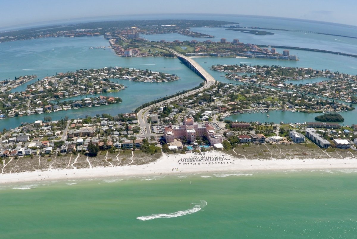 .<a href="/WFLA/">WFLA NEWS</a>     Is it me … or does the beach make your day better?
#beach #awesome <a href="/StPeteBeachFL/">St. Pete Beach</a> #GoodVibes #TampaBay