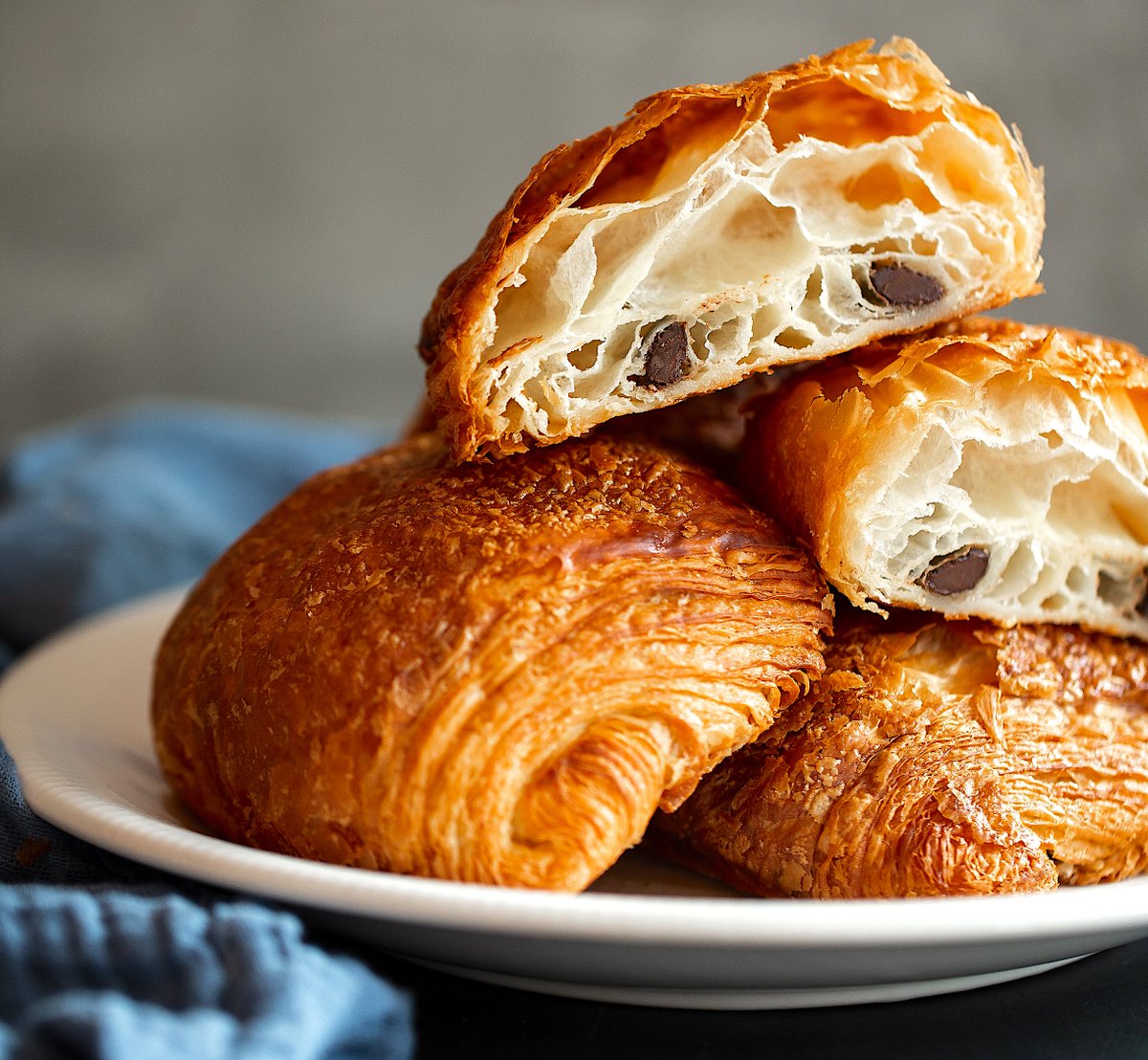 VacayCanada's tweet photo. NEW: "'#ProjectBakeover' Star Sweetens Up Canada", featuring West Van's @Temperpastry 

https://t.co/ieUxZ3COpg

#ChefsTalk @FoodNetworkCA https://t.co/E6eN9SQccv