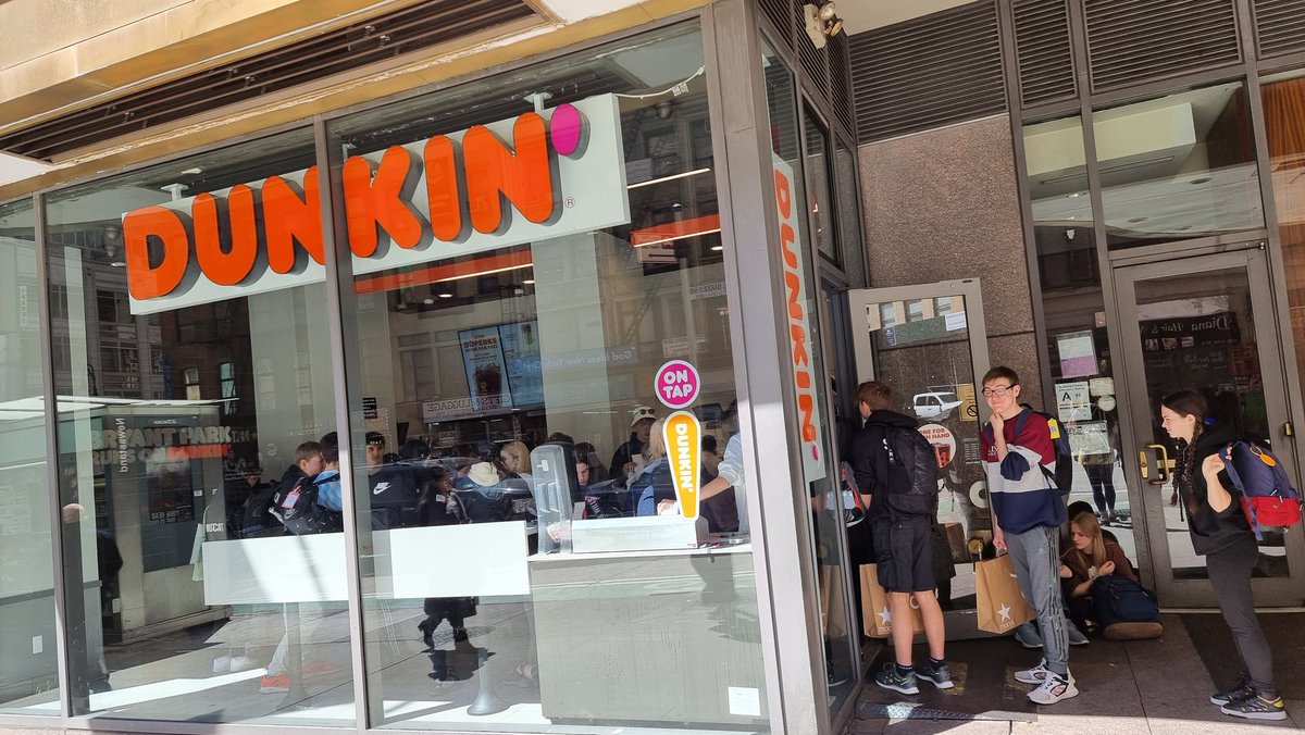 After a whistle stop drop into Macy's department store, we enjoyed a leisurely walk up 7th Avenue in the blazing sunshine, with a quick stop at Dunkin' Donuts