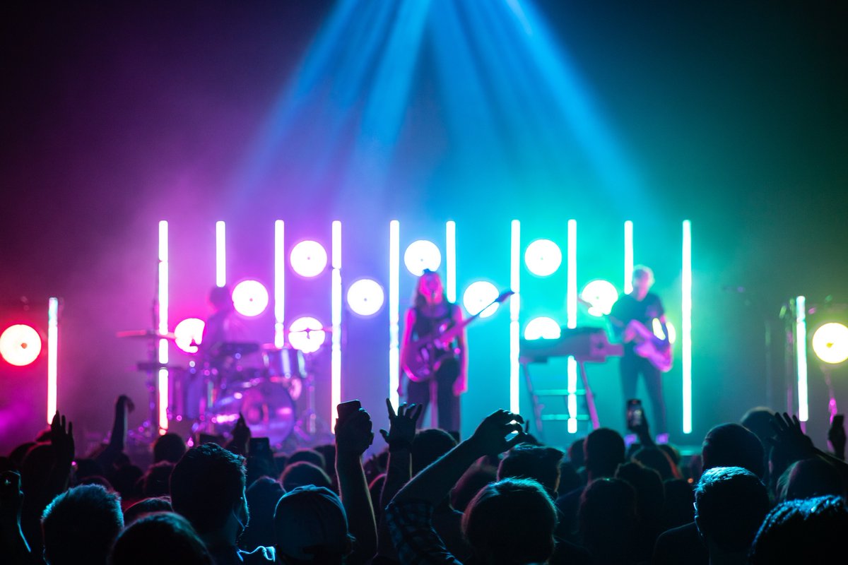 TaylorPettitt's tweet photo. Heyo! My name is Taylor Pettitt, I’m a photographer based out of VA/NC! I do lots of different types of photography, but I mainly focus on concerts/live shows! Hire me for your tours &amp; let me make you look good 📸 #PortfolioDay 
https://t.co/OnlVDo5y3Y https://t.co/H3PoDEZKOu