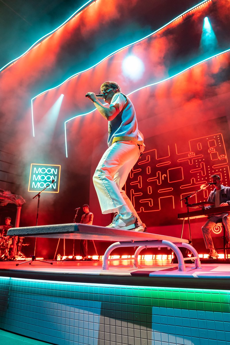 TaylorPettitt's tweet photo. Heyo! My name is Taylor Pettitt, I’m a photographer based out of VA/NC! I do lots of different types of photography, but I mainly focus on concerts/live shows! Hire me for your tours &amp; let me make you look good 📸 #PortfolioDay 
https://t.co/OnlVDo5y3Y https://t.co/H3PoDEZKOu