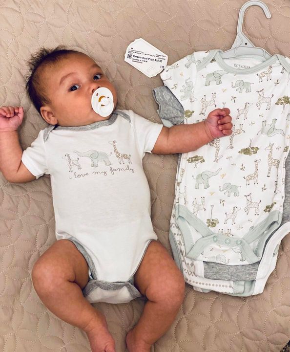 Oh Baby!  💙 JC is looking adorable in his onesies from Bargain Hunt! Shop for your little one and save BIG!

#bargainhunt #baby #deals #big #bargainhuntfinds #littleone #crazysavings