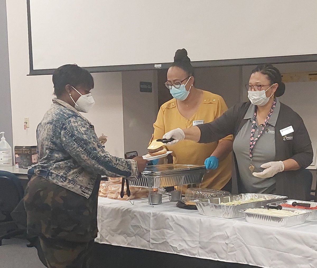 ptc_edgefield's tweet photo. Students and staff enjoyed hamburgers, chips, and cookies catered by the PTC Coutyard Cafe. https://t.co/gkQqmtE9xA