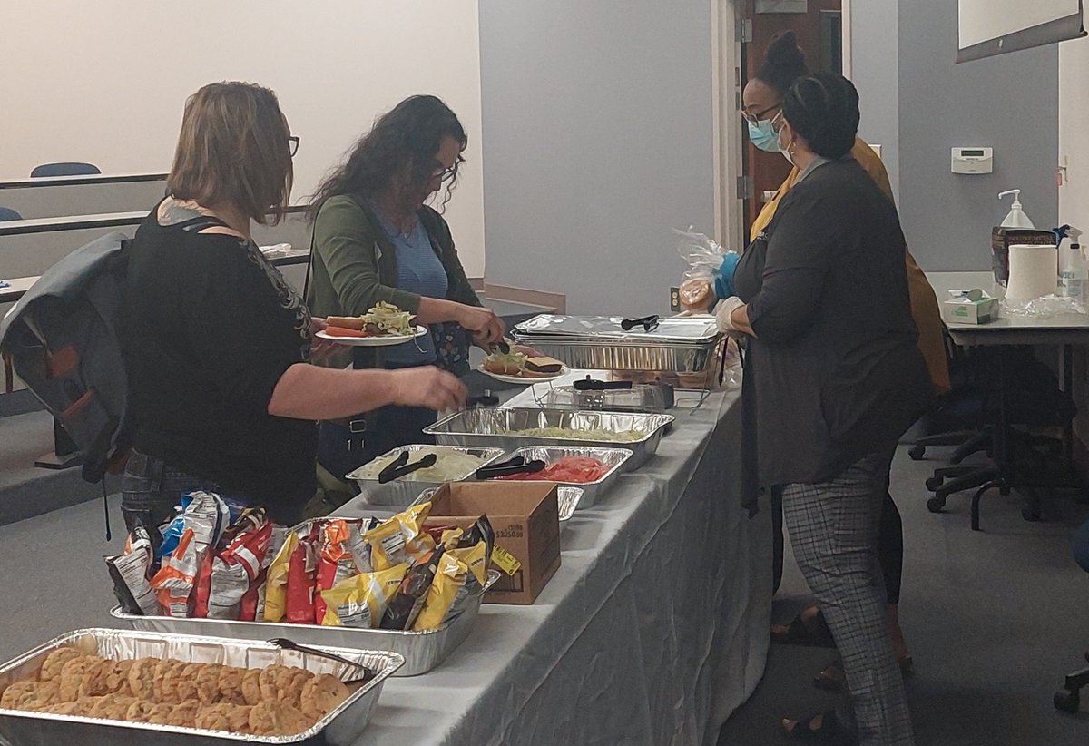 ptc_edgefield's tweet photo. Students and staff enjoyed hamburgers, chips, and cookies catered by the PTC Coutyard Cafe. https://t.co/gkQqmtE9xA