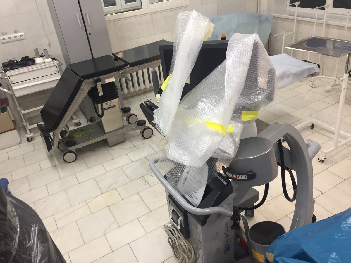 AugsMedHilfe's tweet photo. Mission erfüllt: müde aber sehr zufrieden machen wir uns auf den Rückweg und verabschieden uns von unseren Kollegen. OP-Tisch und C-Bogen stehen schon im OP. https://t.co/0CXULjPTXR