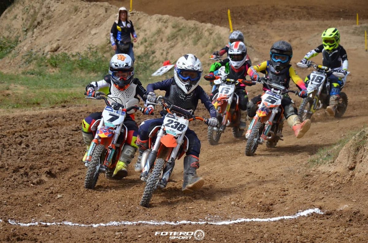 RomerLagrutta's tweet photo. El Gracitano Ángel Raldirez él 238 Lidera el Campeonato de #motocroos en 50cc al Imponerse el Pasado 27M en Parácoto/Miranda
La Próxima Cita será 23 y 24 de Abril en San Juan de los Morros Suerte para el Ángel del Motocross
@ProMotocross 
@DEPORTESEXTREM1 
@guaranafm 
#guarico https://t.co/JDy7Few5Rq