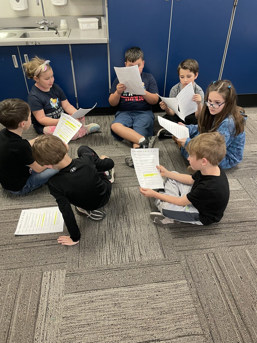 KauffmanSES's tweet photo. They have really enjoyed practicing with their Readerโs Theater groups and are anxiously awaiting their performances on Friday! #LPSelma #KauffmanKiddos #fairytaleweek ๐ชโจ๐ฐ https://t.co/UyJOlBuyaV