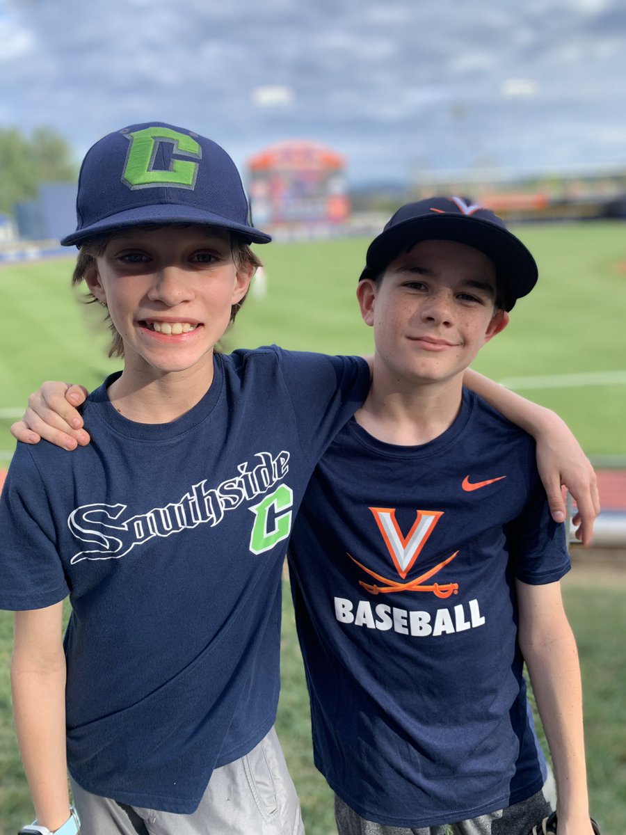 JessicaLynn0627's tweet photo. @UVABaseball @ODUBaseball game! #GoHoos #hoosmiling https://t.co/TTOL8RU52a