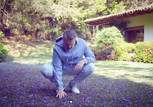 Un año lleno de proyectos... ⚜️🌼

📸: #MiguelBosé vía Instagram.