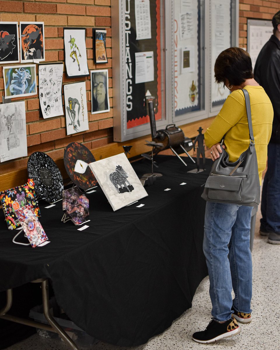 PickawayRossCTC's tweet photo. Last week we held our annual Art Expressed event on campus.
Students, staff members and alumni displayed their artwork and participated in the open mic event which included a once-act play put on by our students.
#PRCTCProud #CareerTechOhio #ArtExpressed #PRCTCStuCo https://t.co/tQU7bXwBX8