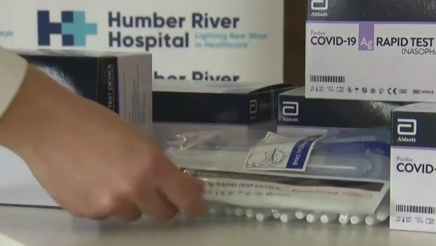 CTVNews's tweet photo. Canada’s top public health official issued something of a warning today, urging people to get their booster shot and to mask. https://t.co/x5HRuYhW8r https://t.co/oSOOpIonB9