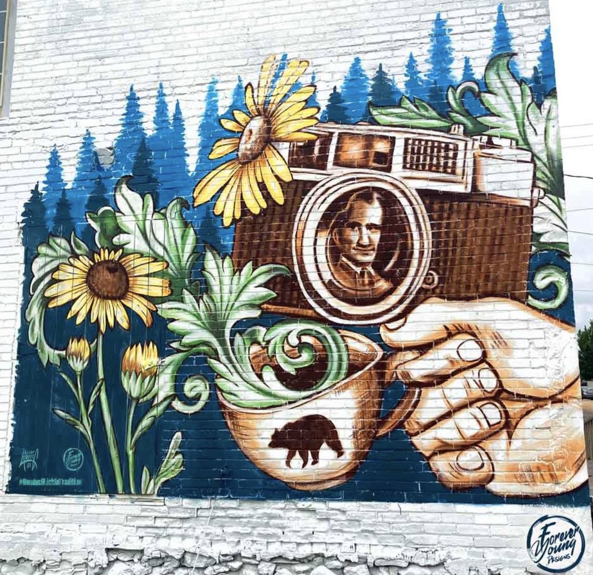 Today we announce our partnership with an artist who has sold pieces to the entire globe and who has been waiting to showcase his talents for Web3

Proudly, we introduce you to our artist, partner, and friend, Spencer from Forever Young Designs 🤝

Check him out! <a href="/spencernyoung/">4EVERYOUNGDESIGNS</a>
