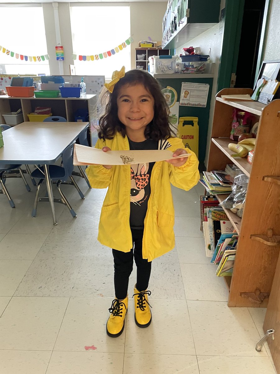 Ms_NietoPre_K's tweet photo. Our first butterfly emerged from its cocoon. Time to let it spread its wings and fly! #castleberryisd #joyjames https://t.co/1FPRpTgpv3