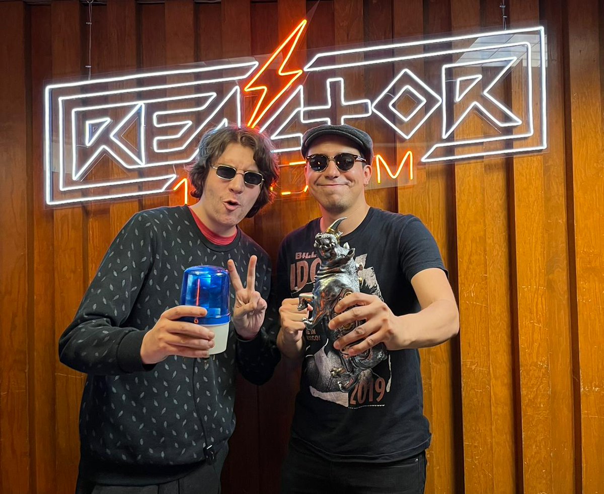 Reactor105's tweet photo. Este martes en #Némesis105 tuvimos la visita de #DanielCraft para presentarle a @Rockerdrugo su nuevo sencillo "Las Olas" 😎🦏 https://t.co/IKNtMtXAGA