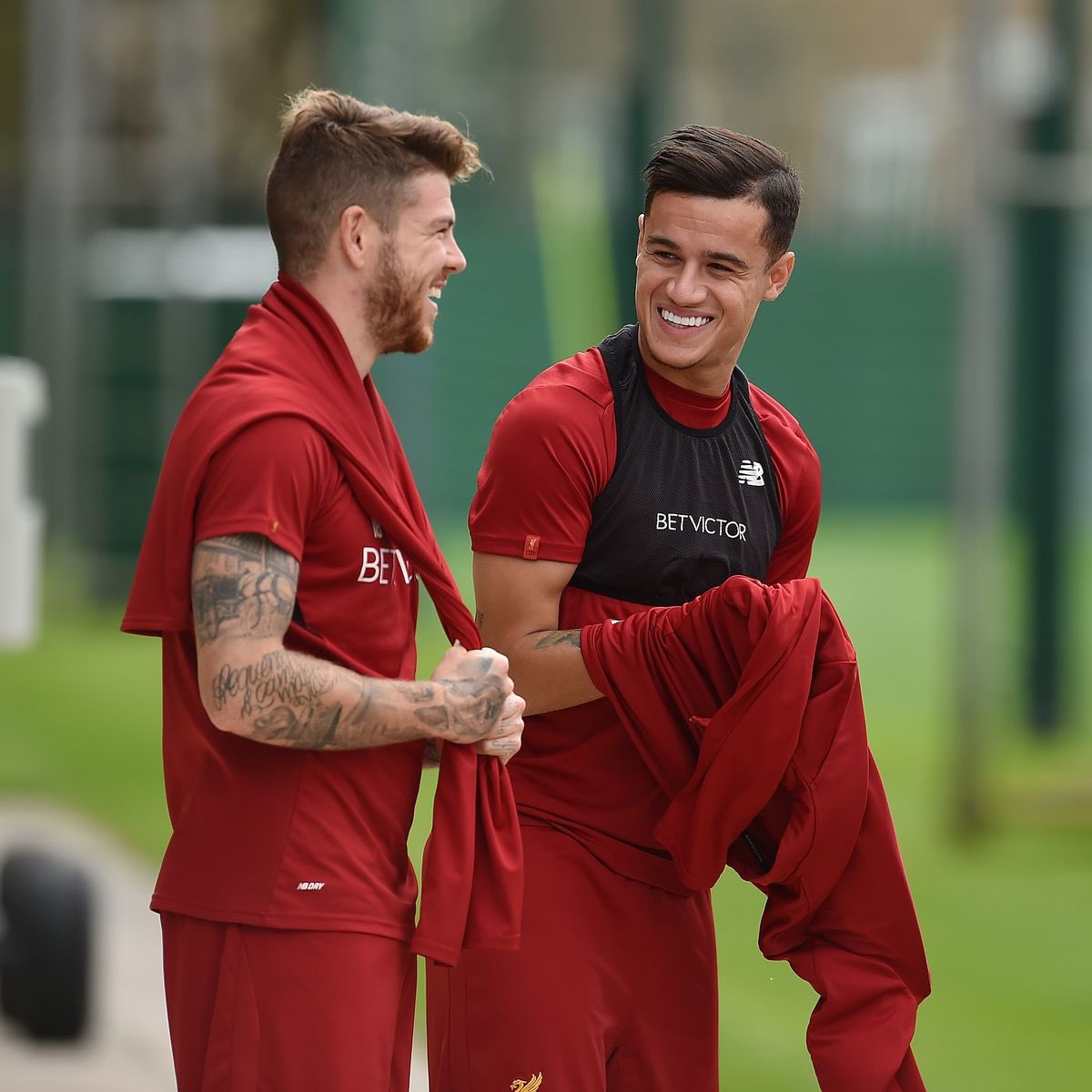 _bubblxs's tweet image. Now imagine if someone had told you in 2022 one these players would be in a champions league semi final while the other is playing for Aston Villa