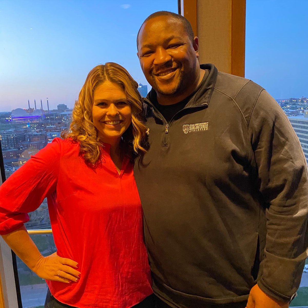 GeniaMontford's tweet photo. Thankful for the friendships this world of collegiate athletics has brought into my life.  The hours are crazy &amp; days are long.  But, it has also blessed me with this amazing fraternity of people who help make up my circle &amp; who are friends &amp; mentors.  #ValueOfRelationships #NAIA https://t.co/JLg2DDMBQp
