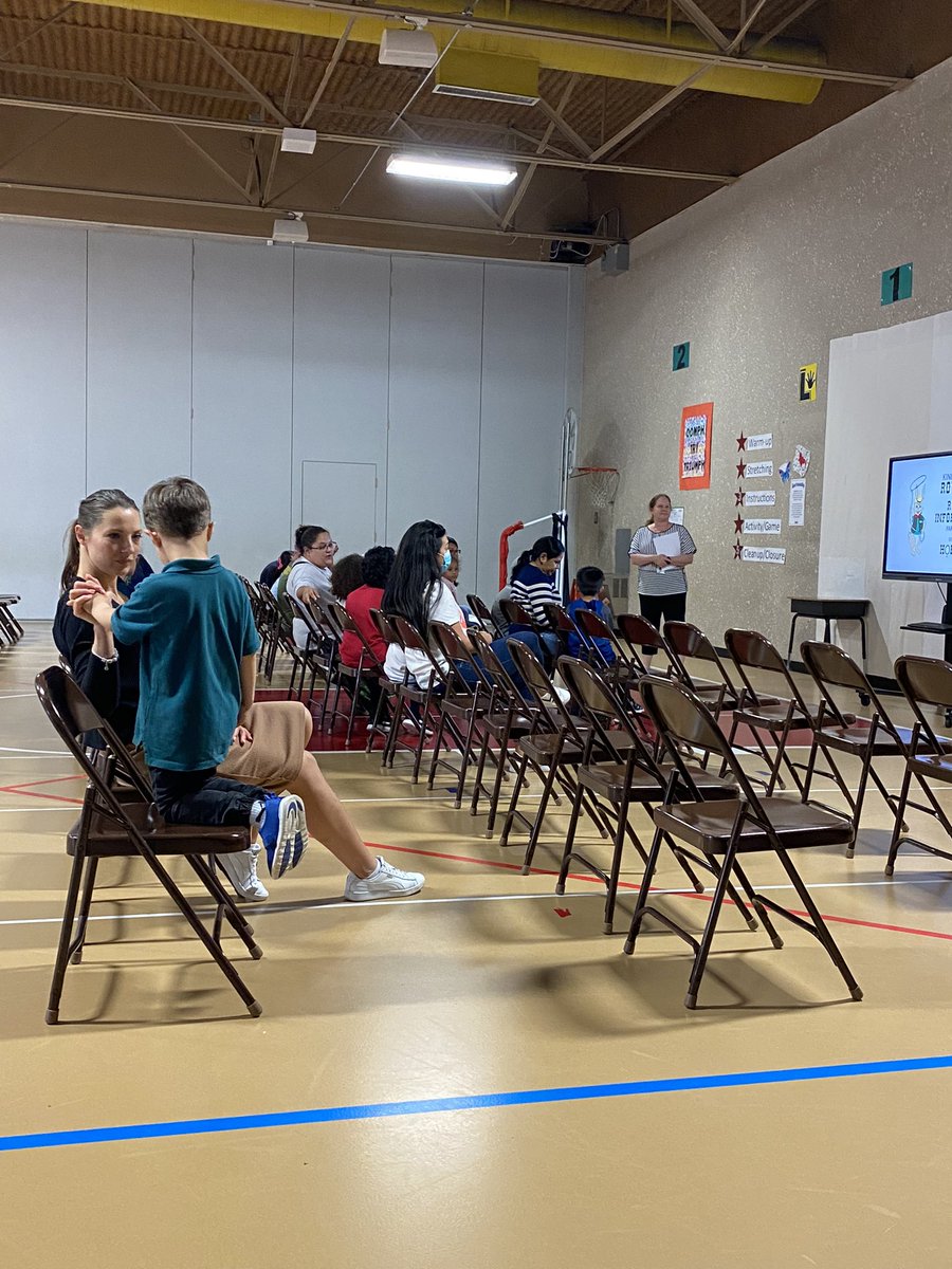 Yang_kinder's tweet photo. #AliefRoundUp at Petrosky Elementary School ! https://t.co/ZWJbkOwxIr