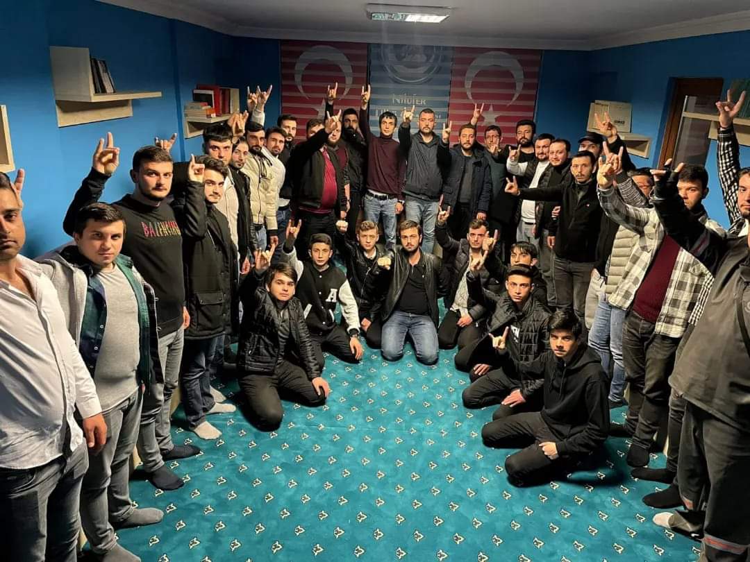 Nilüfer Ülkü Ocakları olarak, Başbuğumuz Alparslan Türkeş’in ruhuna  Kur'an-ı Kerim tilaveti gerçekleştirdik. 

Aziz ruhu şâd, mekanı cennet olsun.