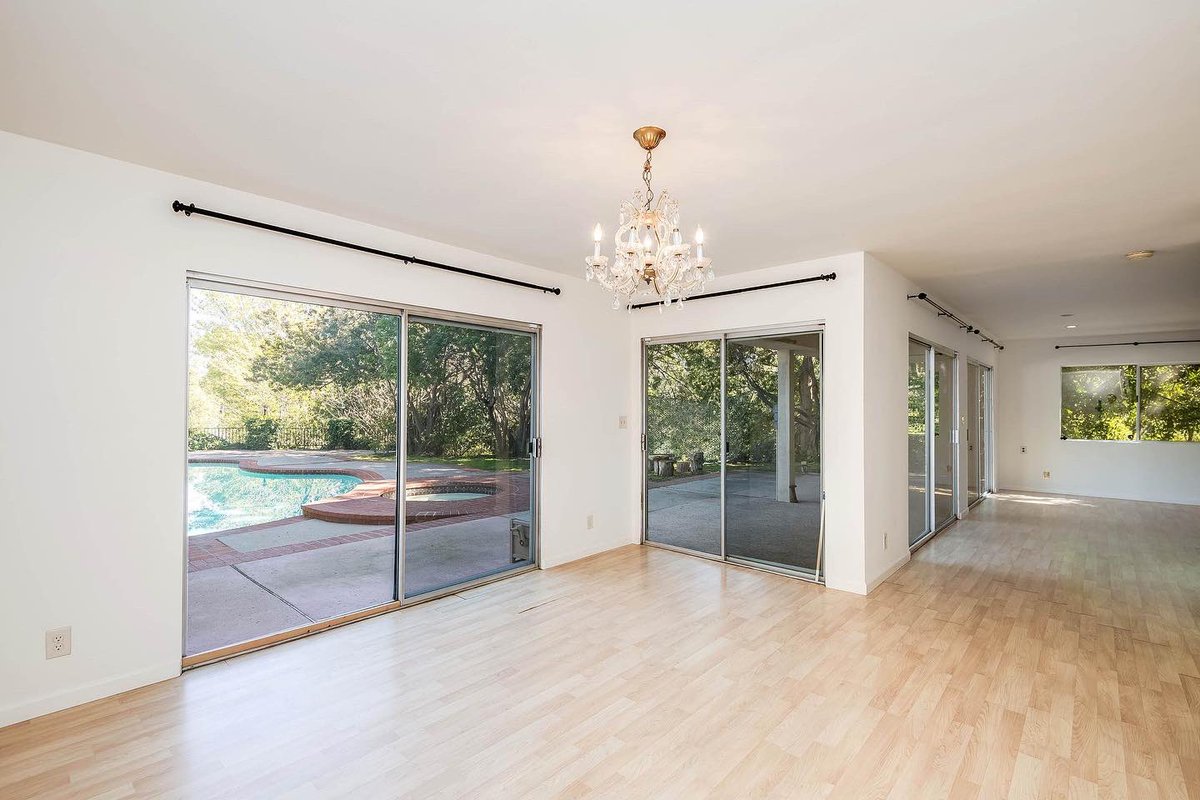 jorlara's tweet image. ✨Just Leased in Pasadena✨
1397 Annandale Ter,
Pasadena, CA 91105
4 Bedrooms | 3 Bathrooms 3,115 sq. ft. 
$6,999 Per Month 
2 year lease.
GeorgeLA.com
#pasadena #justleased #kwbh #compass #2year