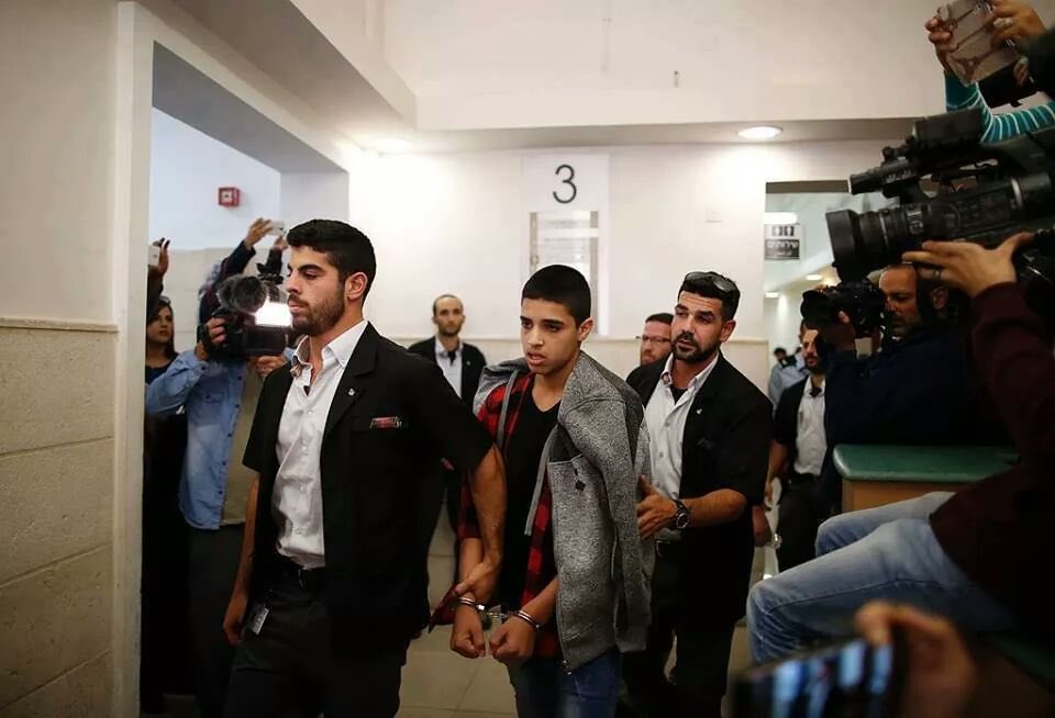 Bu duruşu, bu işkenceyi, bu ihlali unutmayın ! 

Ahmet Manasra, henüz 13 yaşındayken İsrail tarafından işkence edilerek gözaltına alındı ve askeri mahkemelerde yargılandı. 

Bugün duruşması var. Bizler Ahmet’in ve tüm Filistinli çocukların sesiyiz. 

#FreeAhmadManasra