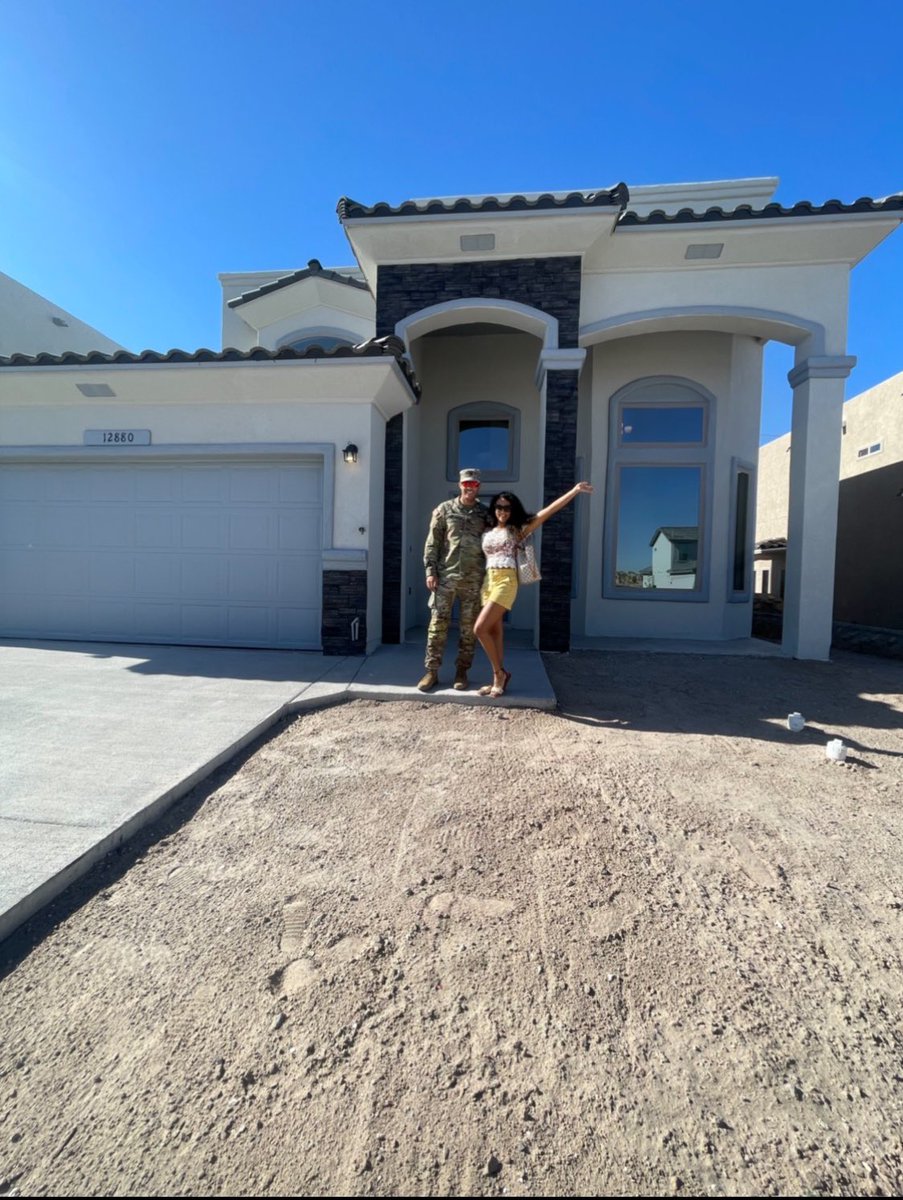Simplytriii's tweet photo. Yes indeed we got the KEYS! Homeowners … a dream come true with the LOML 🔑🏡🙏🏽❤️ 🥲😭 
#brandnewhome https://t.co/7bSfvN9x8M