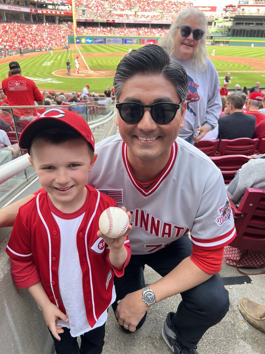 AftabPureval's tweet photo. Caught a foul ball on Opening Day! Honored to give it to Jack on his 6th birthday today. He tells me he’s the biggest Reds fan in the city! https://t.co/7MJMZXdFXu