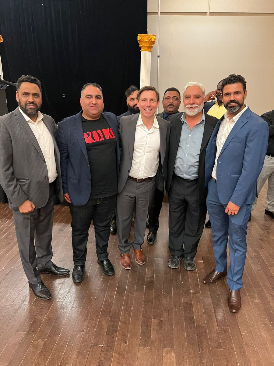 harveybrar's tweet photo. Had the pleasure of hosting @patrickbrownont last night in Winnipeg along with our thriving Punjabi / South Asian community. 

Patrick is an outstanding individual and will make a great Prime Minister of Canada.

Message me to buy a membership to support Patrick. https://t.co/VCRlkcV30Q