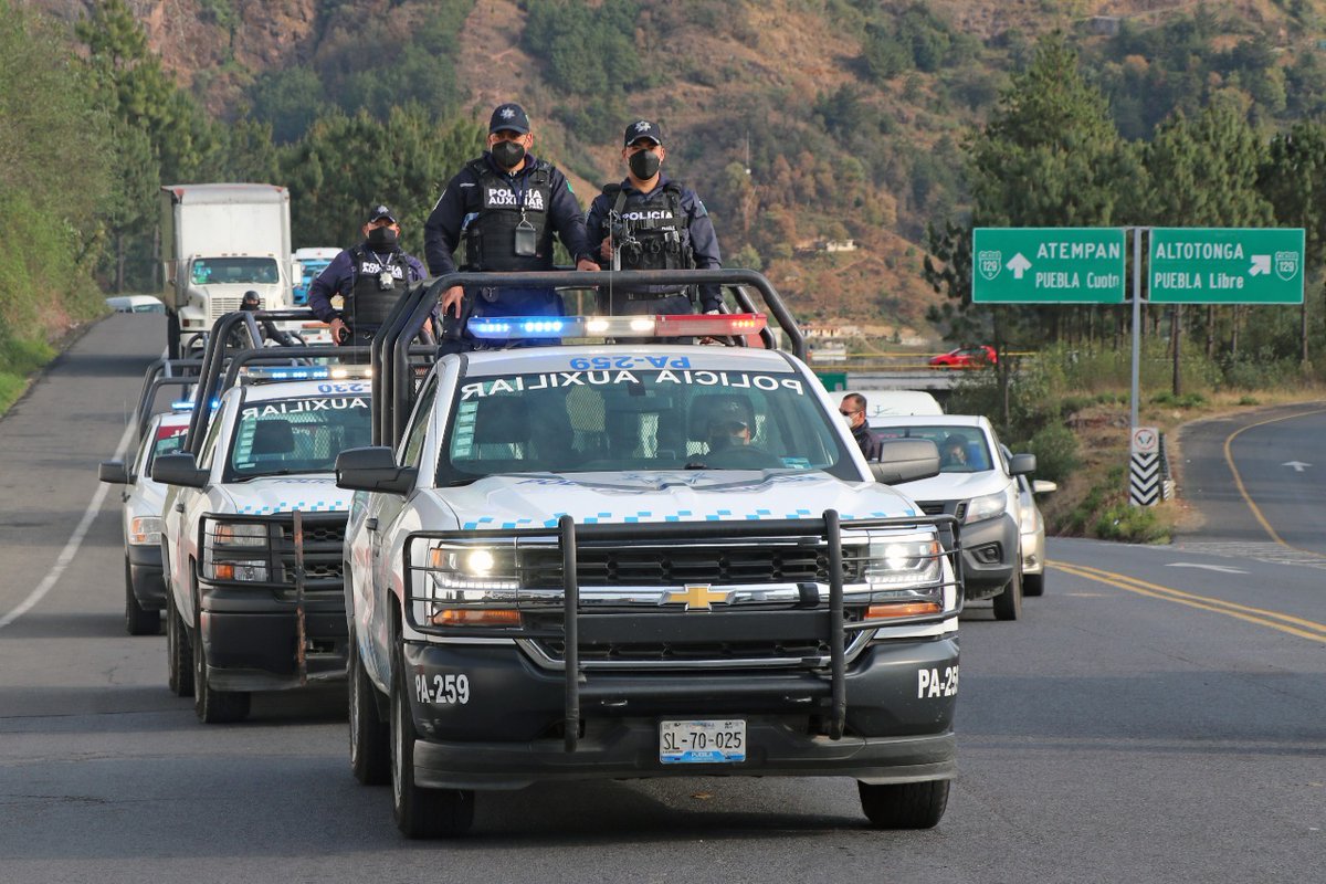 PSierranorte's tweet photo. #Peredo #Grau activa el #Operativo Centinela para combatir delincuencia en la carretera #Teziutlán-#Virreyes
De no revertirse la ola de asaltos y violencia contra el transporte de mercancías y de la industria del vestido en la carretera de cuota Teziutlán-Virreyes @CarlosPeredoG https://t.co/eqfcz6DCMF
