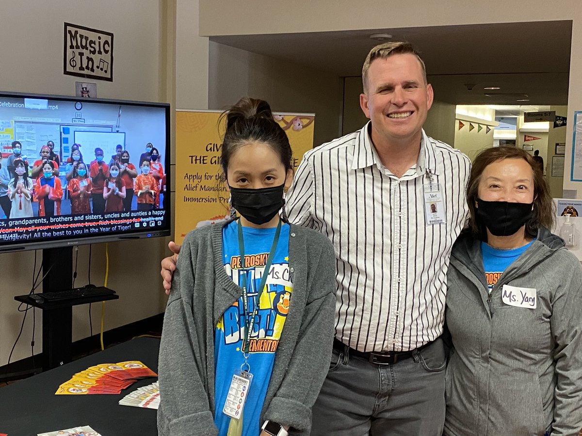 Yang_kinder's tweet photo. #AliefRoundUp We are promoting our Mandarin program at Petrosky! https://t.co/pVWaUWSxUu
