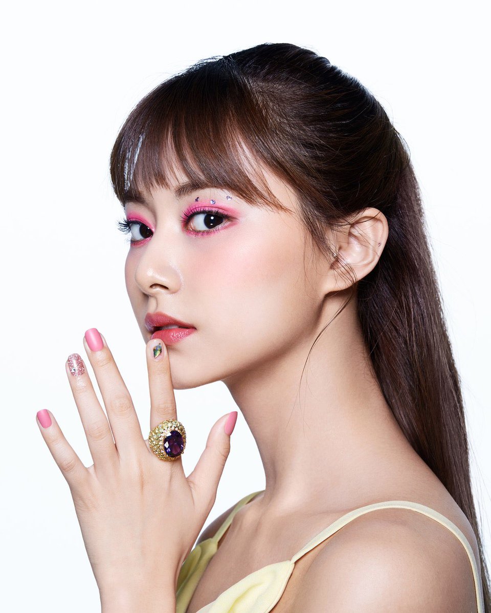 200413 TWICE X ALLURE 
#트와이스 #TWICE  ⁠#TZUYU #쯔위