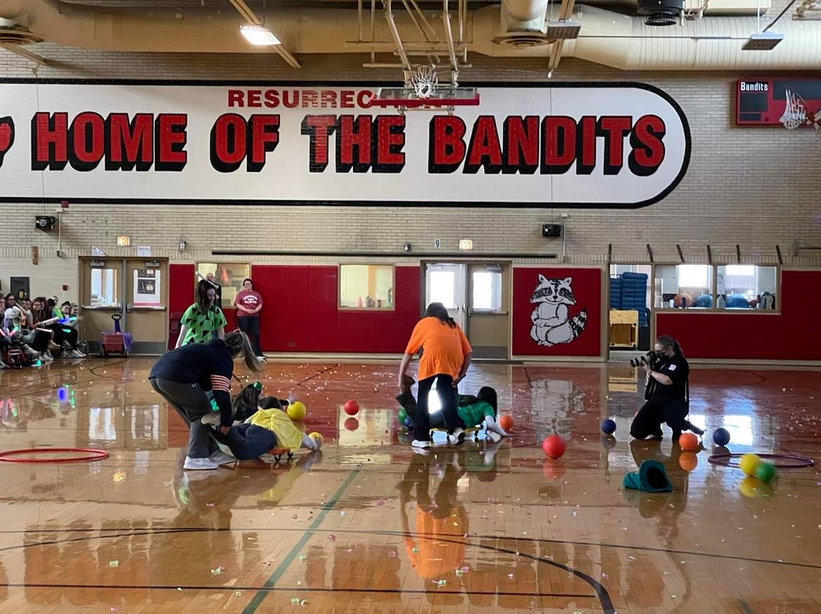ResurrectionHS's tweet photo. Check this out! We had so much fun today at the Spring Pep Rally! Good luck to all of our spring sports as they continue their seasons! #RES #RESstudentlife #Bandits #BanditPride #peprally https://t.co/yySnUeWuQD