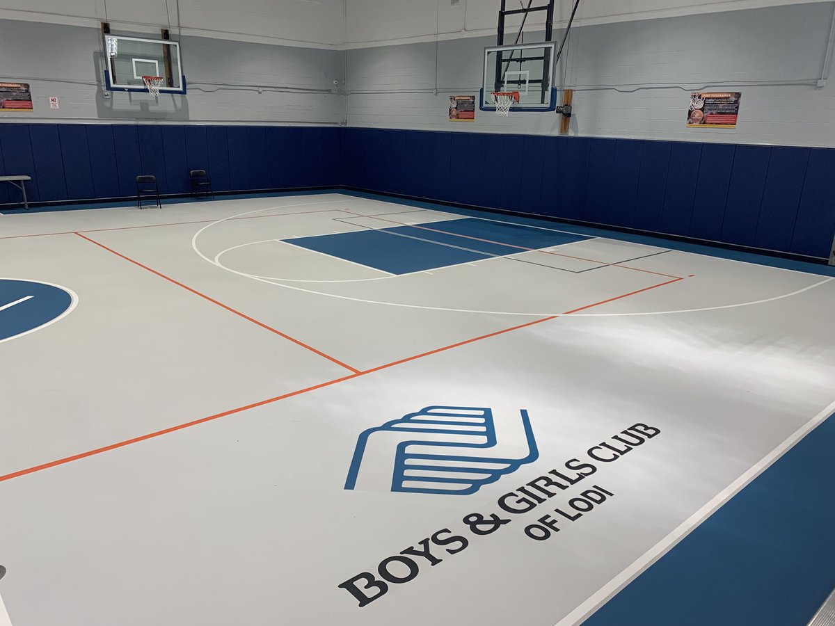 CoachHerenda's tweet photo. Also checked out the new basketball court at the Club !!!!
Great job by Joe Licatta and his staff ......
👀👀👀👀👀👀
Sweet !!!!!!!!
FDU🏀BGCFamily https://t.co/FAxLNqnQ7B