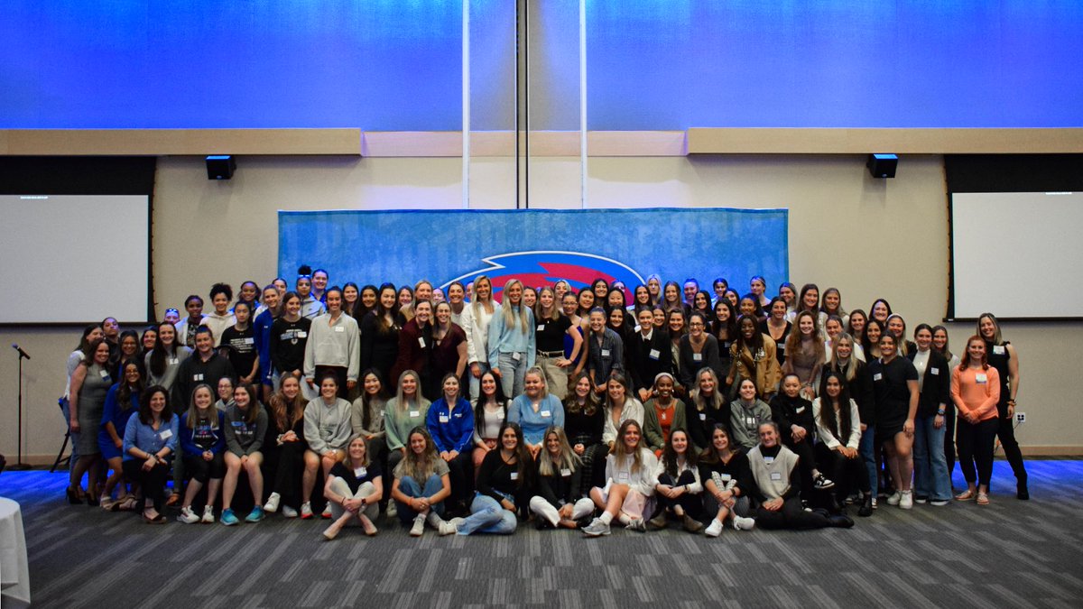 RiverHawkNation's tweet photo. Women 𝔢𝔪𝔭𝔬𝔴𝔢𝔯𝔦𝔫𝔤 women 🤩

Thanks to the alums that shared their knowledge &amp; experiences with our current student-athletes as part of our 3rd River Hawk to River Hawk Women’s Mentoring and Networking Night! 

https://t.co/f3HoI5TLw6

#UnitedInBlue | #UMLTitleIX50 https://t.co/DMrBPtU3TN