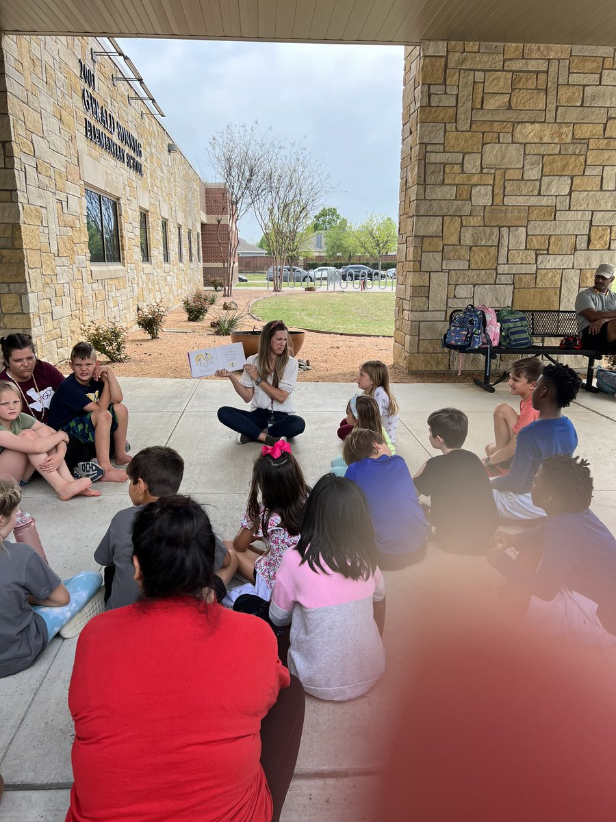 Ana Travis tweet media