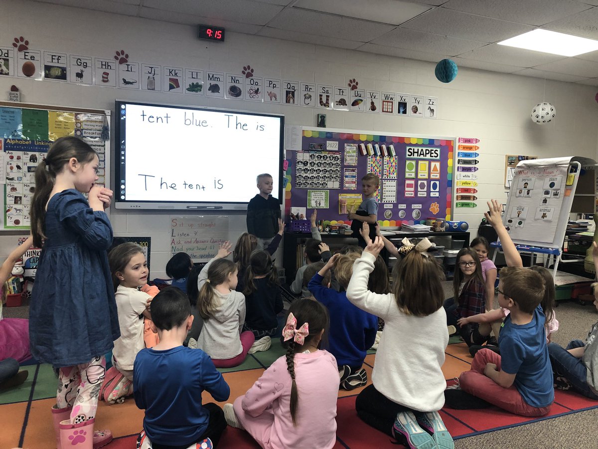 Student led sentence scramble! Great things happen at Carver! <a href="/NSDCarver/">Carver Elementary</a> #tweetingtuesday