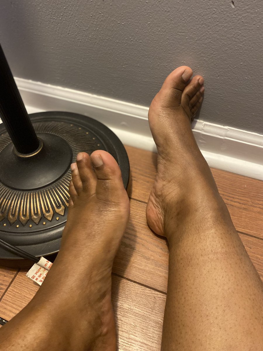 Oreogirlies01's tweet photo. Wanna close up of theses soles 😋 hit the link in my bio 💋 https://t.co/IWzXBl22xW