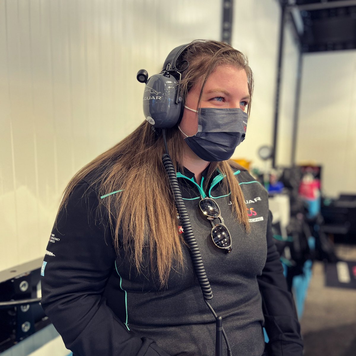 EmmaStacey12's tweet photo. No words for this incredible team. So incredibly lucky to be a part of it 🏎🔋#jaguarracing #formulae #RomeEPrix https://t.co/aUvCAoTsh2
