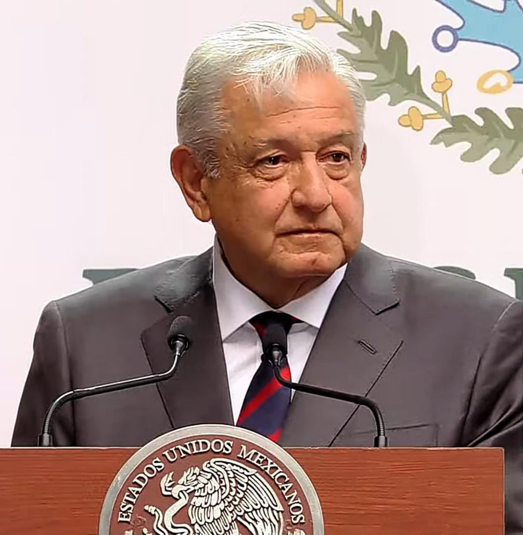 Estamos protegidos en caso de una traición de la derecha en la aprobación de la reforma eléctrica.
El lunes enviaré una iniciativa de reforma a la Ley Minera para establecer que el litio será propiedad absoluta del pueblo de México, anuncia el Presidente <a href="/lopezobrador_/">Andrés Manuel</a>