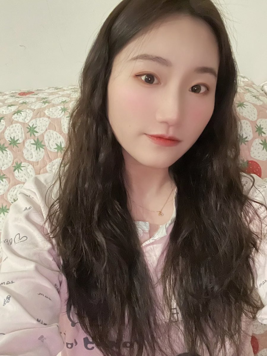 R2r9V's tweet photo. 可以爬到你的床上吗   #射屏 #强奸 #轮奸 #颜射 #反差婊 #母狗 #骚货 #淫荡 #骚逼 #羞辱 #内射 #自慰 #学生婊 #做爱 #母猪 #意淫 #眼镜母狗 #精盆 #肉便器 https://t.co/X25KDOYb0F