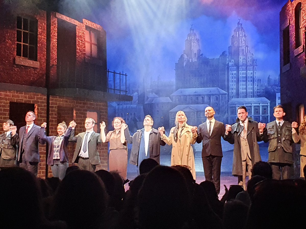BespokenBeyond's tweet photo. Bravo @BloodBrothers what a show this evening @ahttw ❤️💙 👏 

Phenomenal performances by all, the standing ovation was highly deserved. 

Book a ticket now you won't regret it: https://t.co/yXZODH9whu

#BloodBrothers #Musical #MarilynMonroe #BrightNewDay #Touring #Theatre https://t.co/JA9s4BaUyo