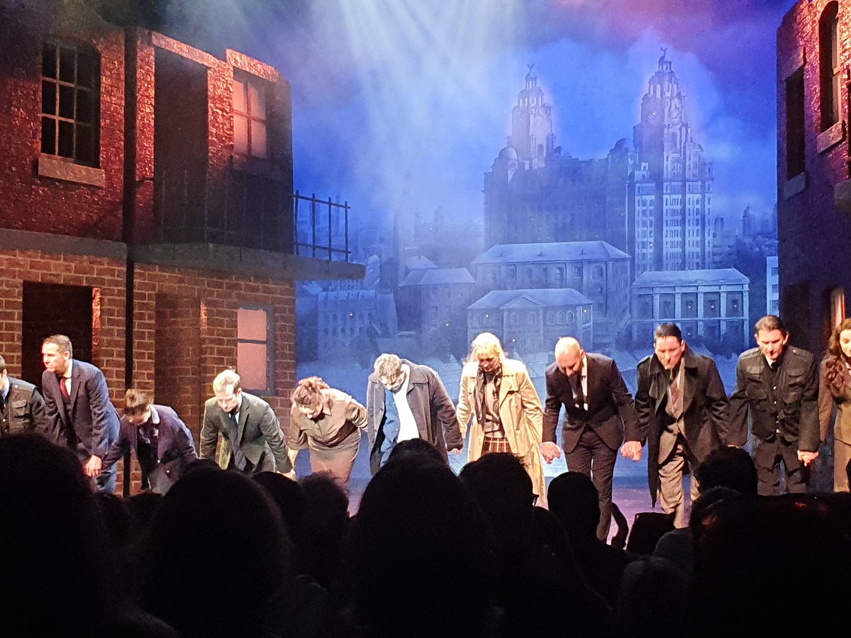 BespokenBeyond's tweet photo. Bravo @BloodBrothers what a show this evening @ahttw ❤️💙 👏 

Phenomenal performances by all, the standing ovation was highly deserved. 

Book a ticket now you won't regret it: https://t.co/yXZODH9whu

#BloodBrothers #Musical #MarilynMonroe #BrightNewDay #Touring #Theatre https://t.co/JA9s4BaUyo